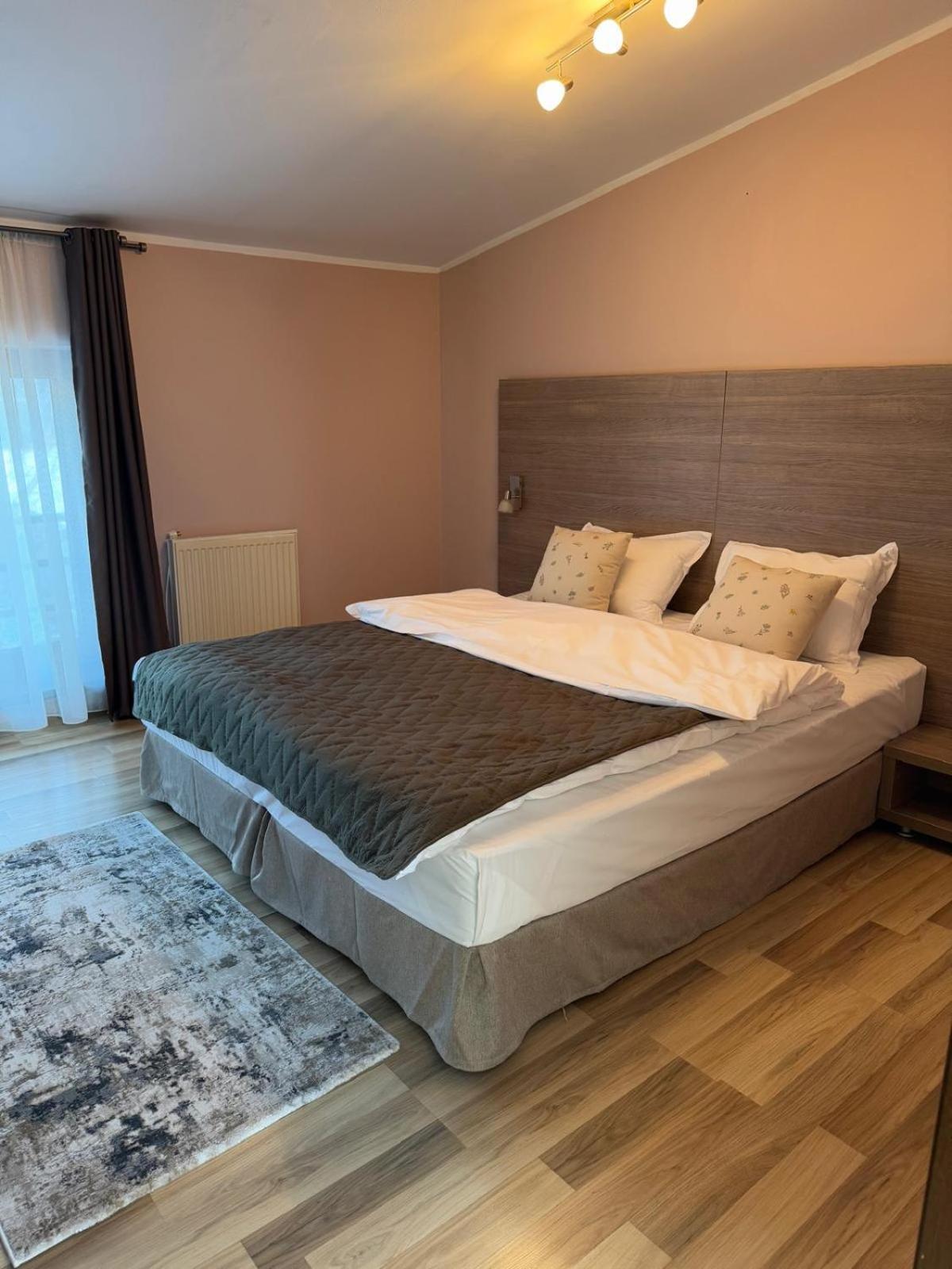 Studio ApartCity Braşov Esterno foto
